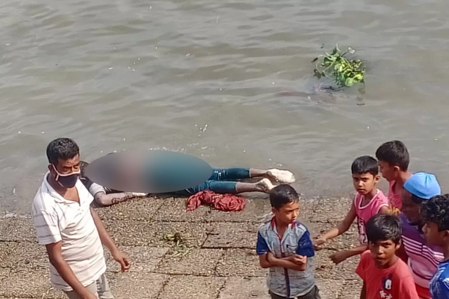ধলেশ্বরীতে-ভাসছিল-দুই-কিশোরের-মরদেহ