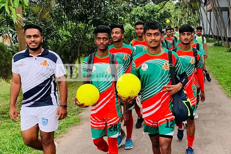 ব্রাজিল যাচ্ছে ১১ কিশোর ফুটবলার