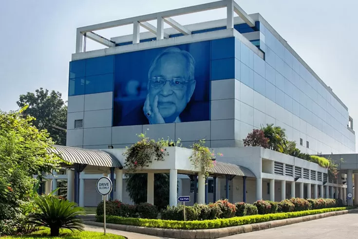 ৯-লাখ-শেয়ার-কিনবেন-স্কয়ার-ফার্মার-চার-পরিচালক