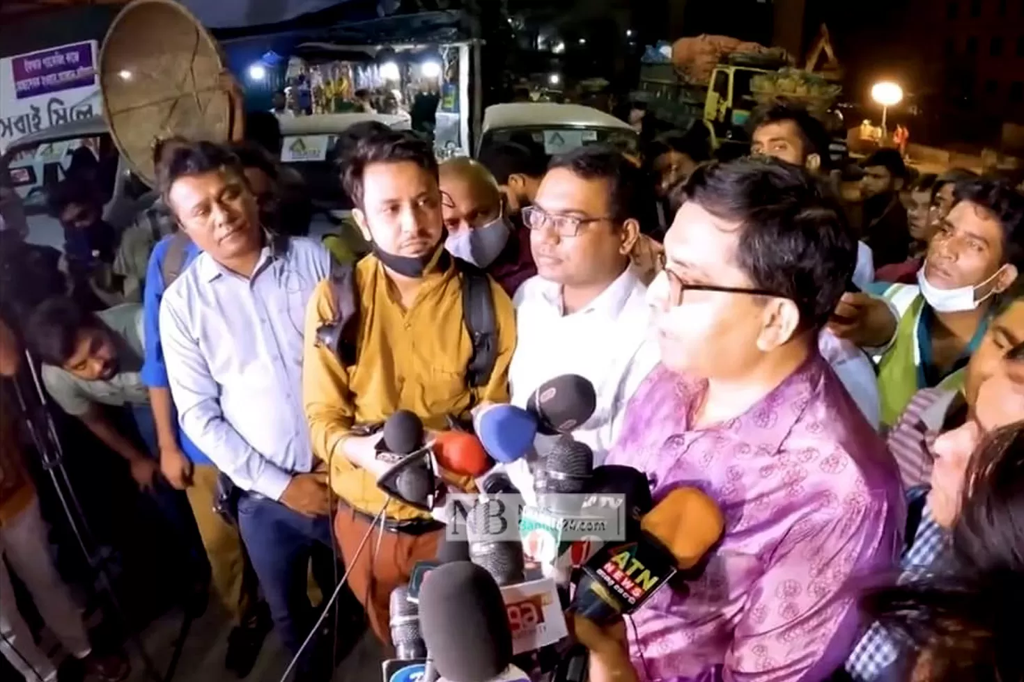 মাঝরাতে-ভোক্তা-অধিদপ্তরের-অভিযান