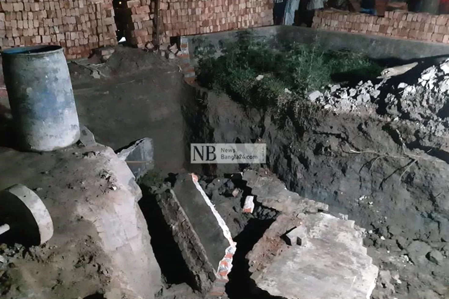 গোরস্তানের দেয়াল ধসে নির্মাণ শ্রমিকের মৃত্যু