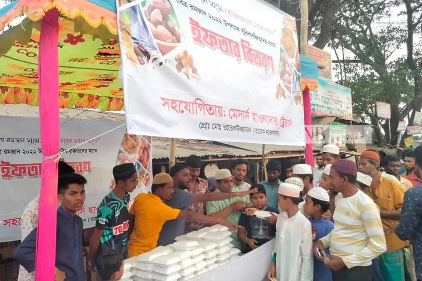 দুই-টাকায়-৮-পদের-ইফতারি