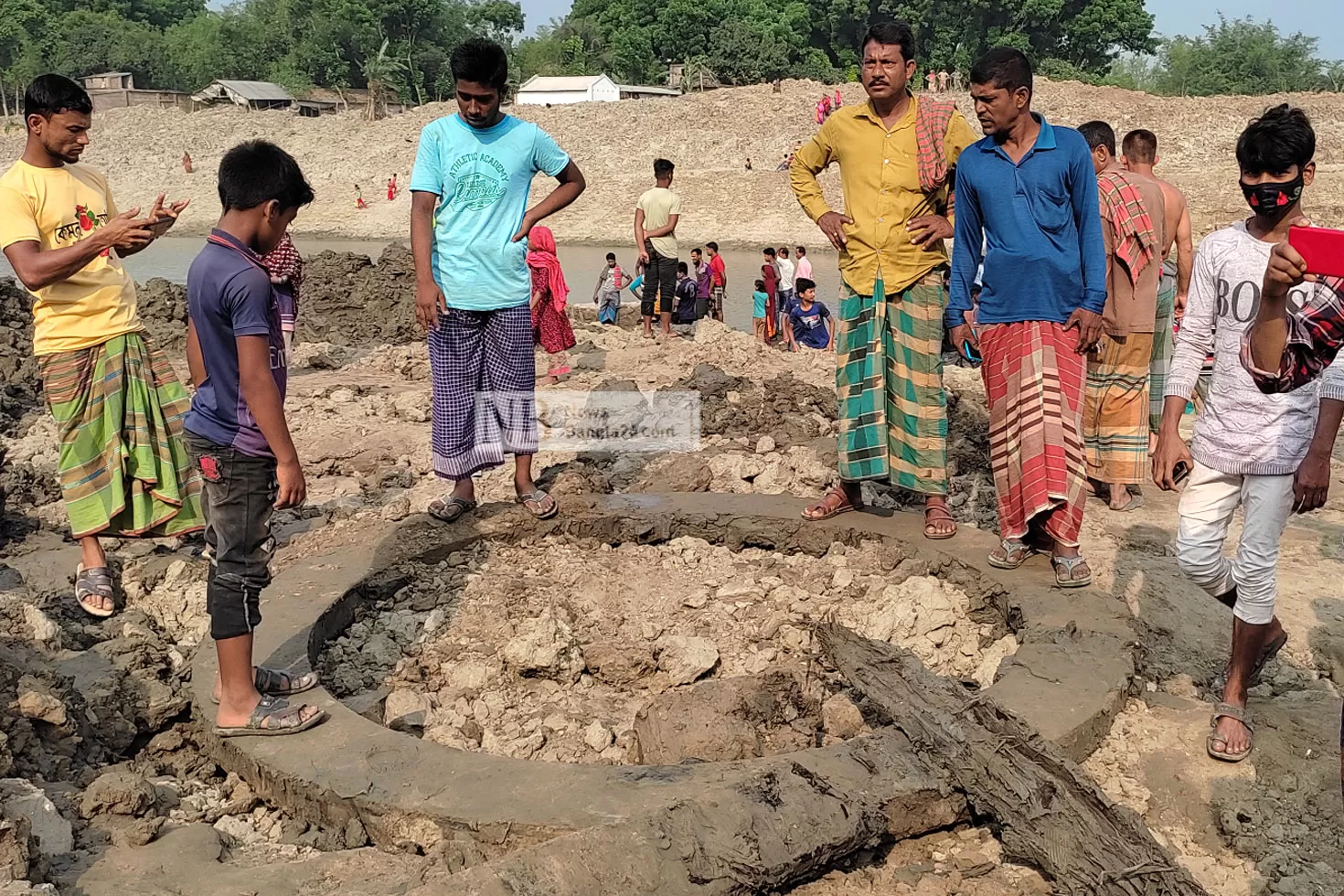 ভৈরব নদে মিলল জাহাজের ধ্বংসাবশেষ-মানুষের হাড়