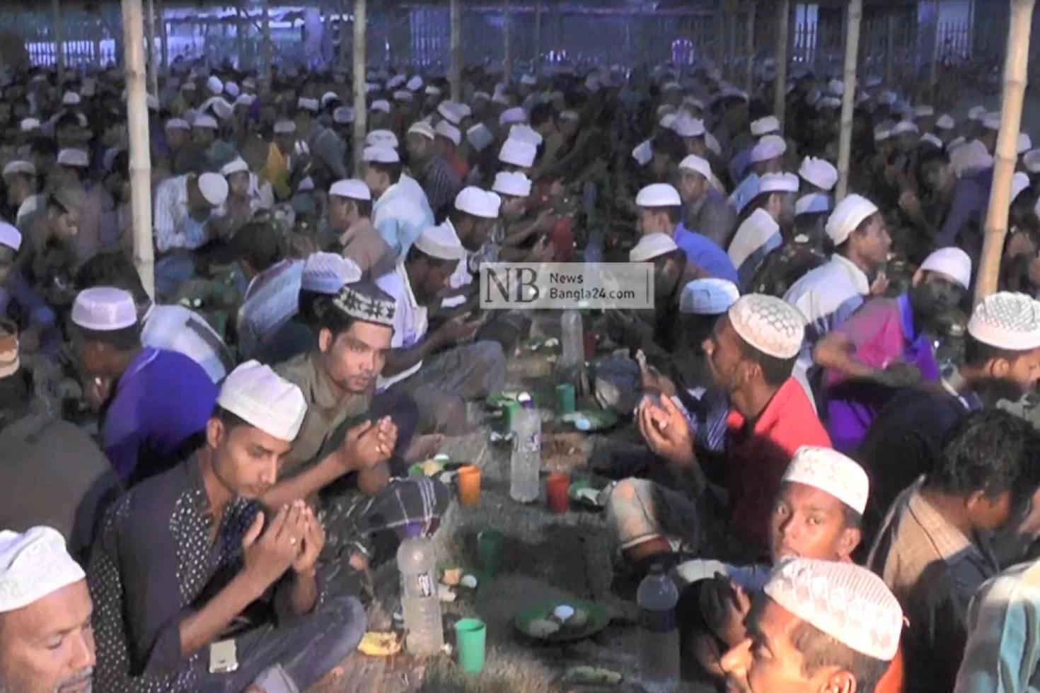 একসঙ্গে ১০ হাজার মানুষের ইফতার