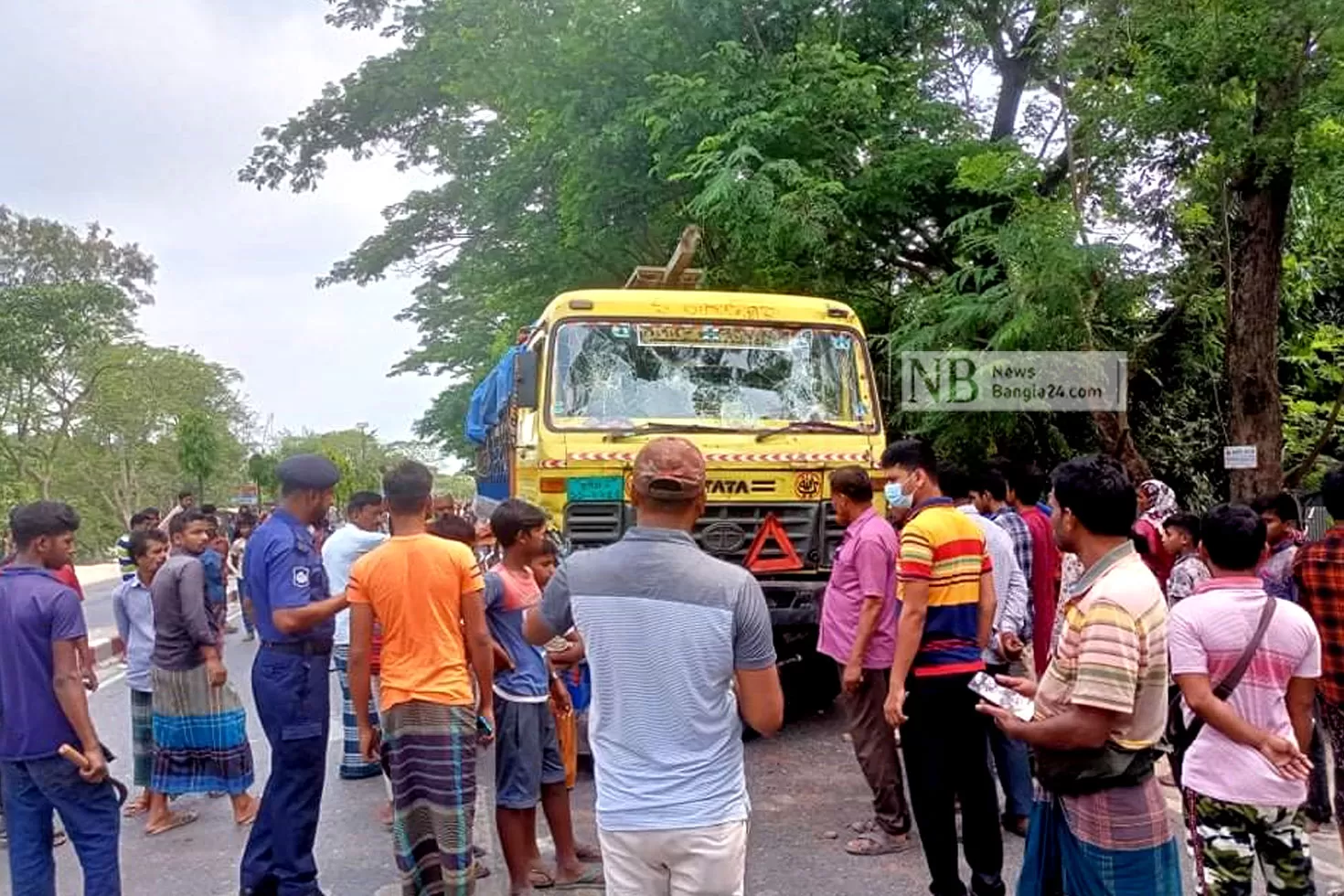 ট্রাকচাপায় অটোরিকশার চালক নিহত