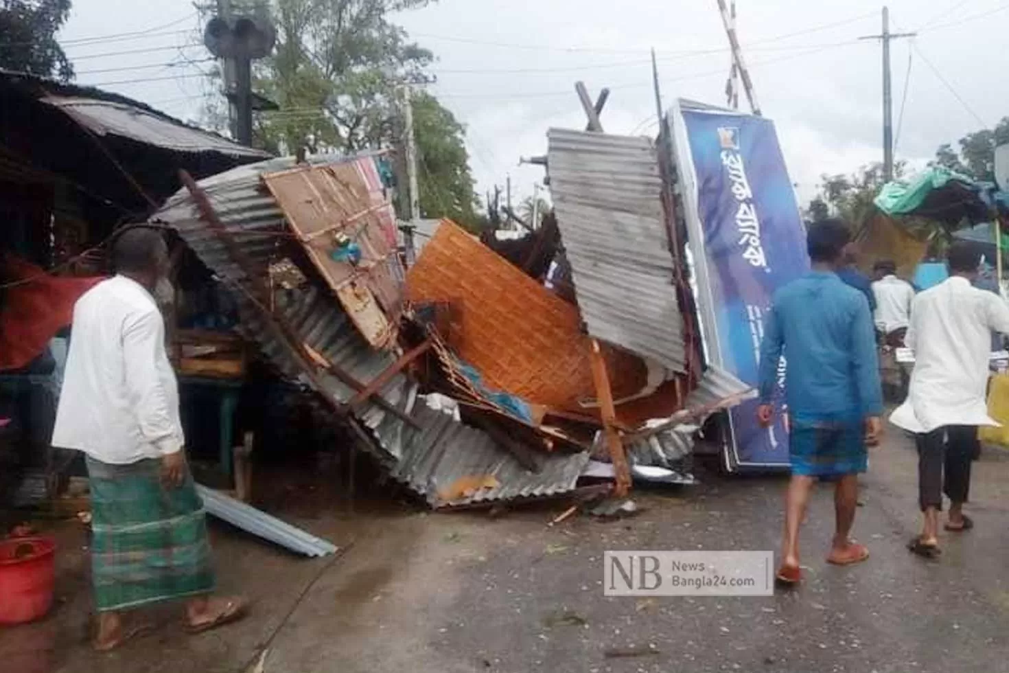 ডোমার-ডিমলায়-কালবৈশাখী-হাজারো-ঘরবাড়ি-বিধ্বস্ত