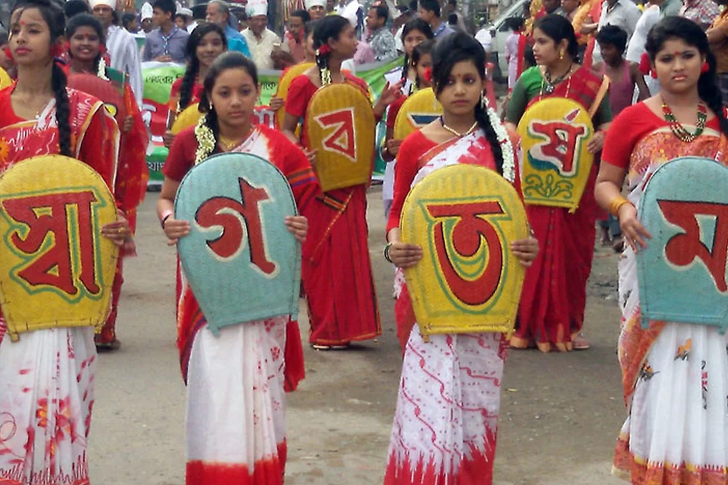 মেঘ-বৃষ্টিতে ঢাকায় আসছে পহেলা বৈশাখ