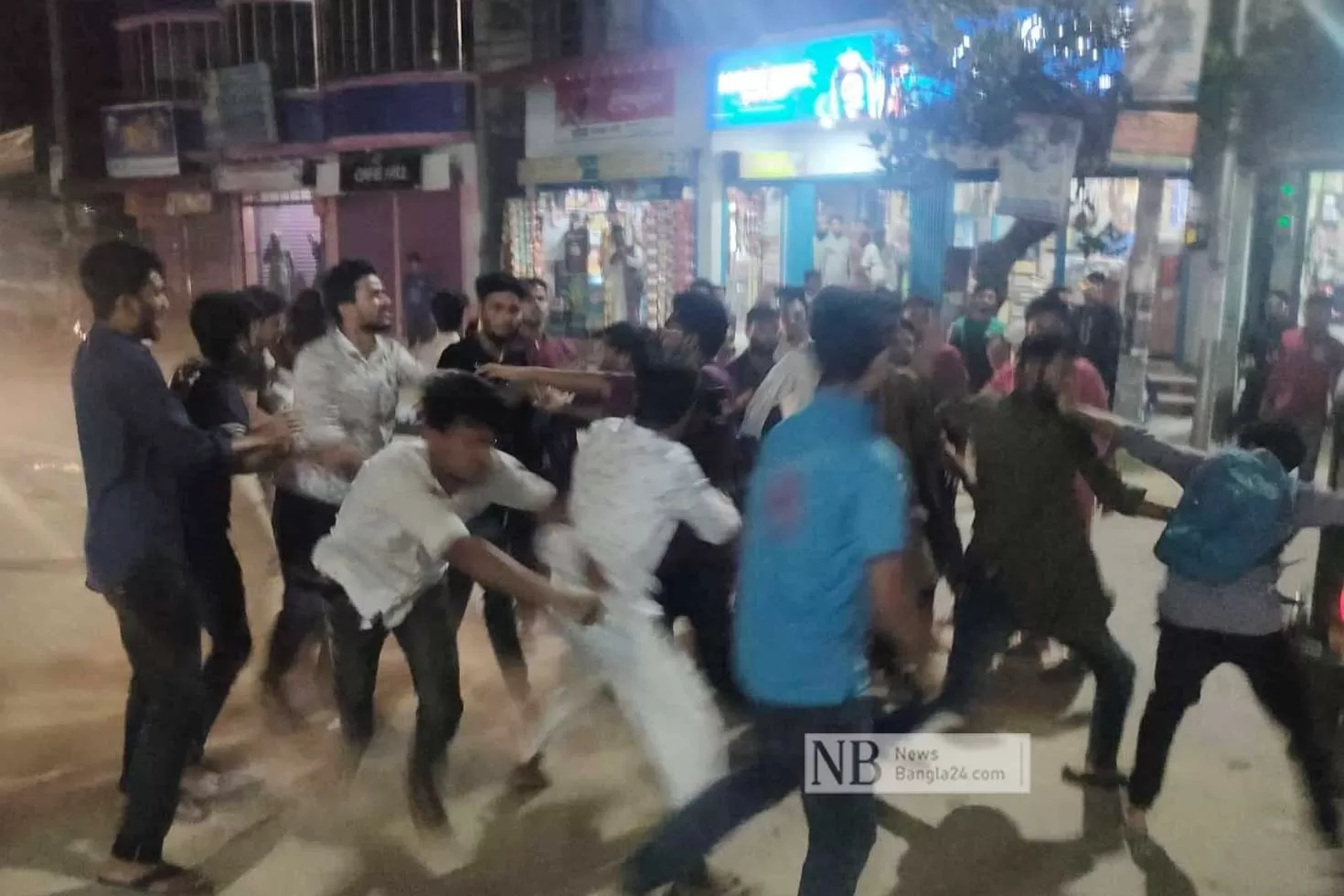 ম্যাসেঞ্জারে-কথা-কাটাকাটির-জেরে-ক্যাম্পাসে-সংঘর্ষ