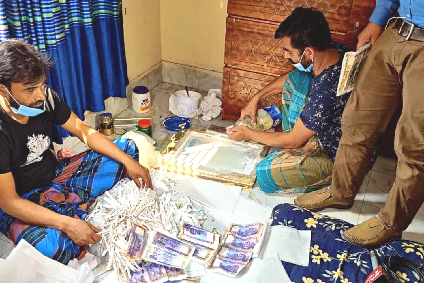 জাল-নোট-চক্রের-চারজন-আটক