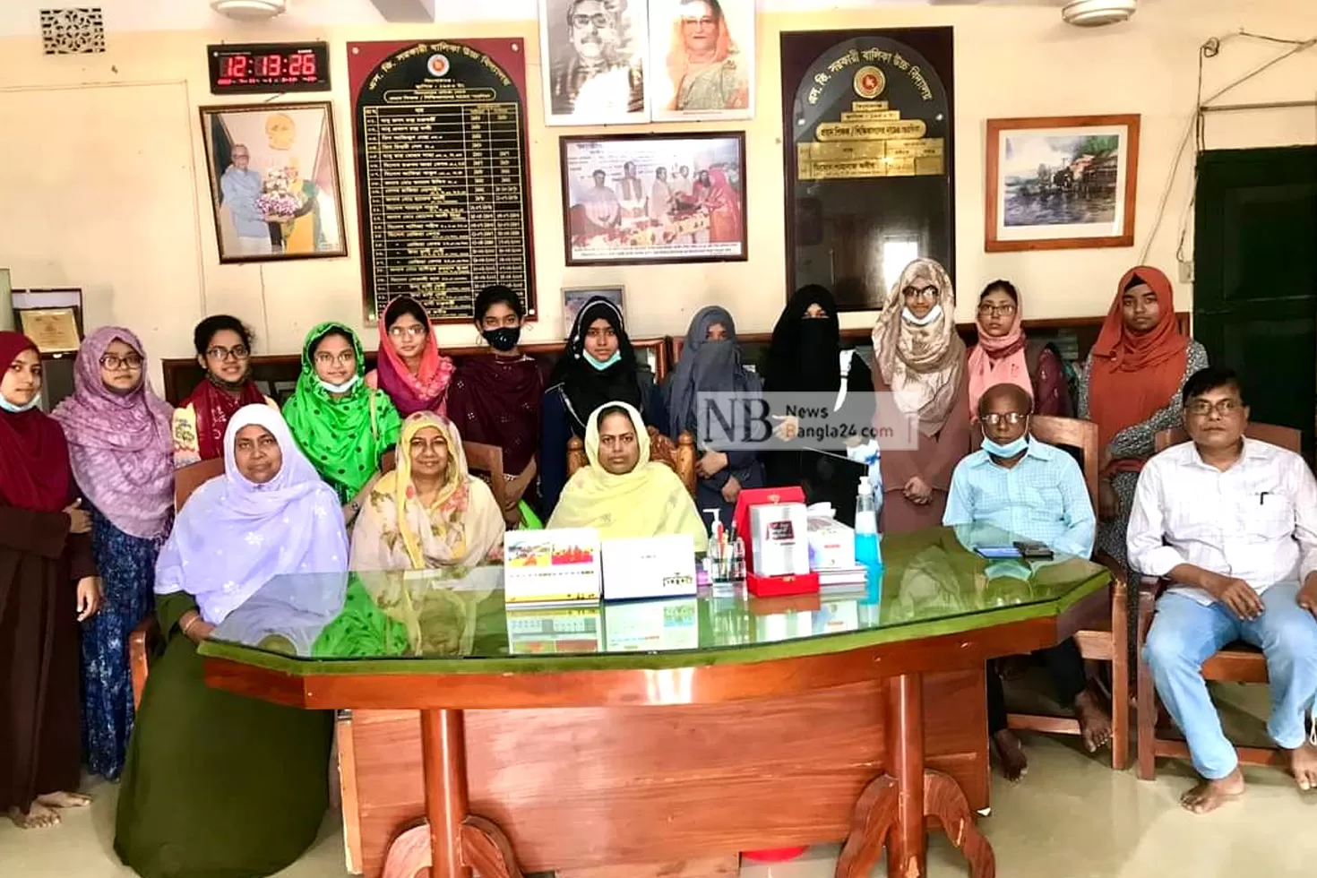 এক স্কুলের ১৬ ছাত্রীর মেডিক্যাল কলেজে পড়ার সুযোগ 