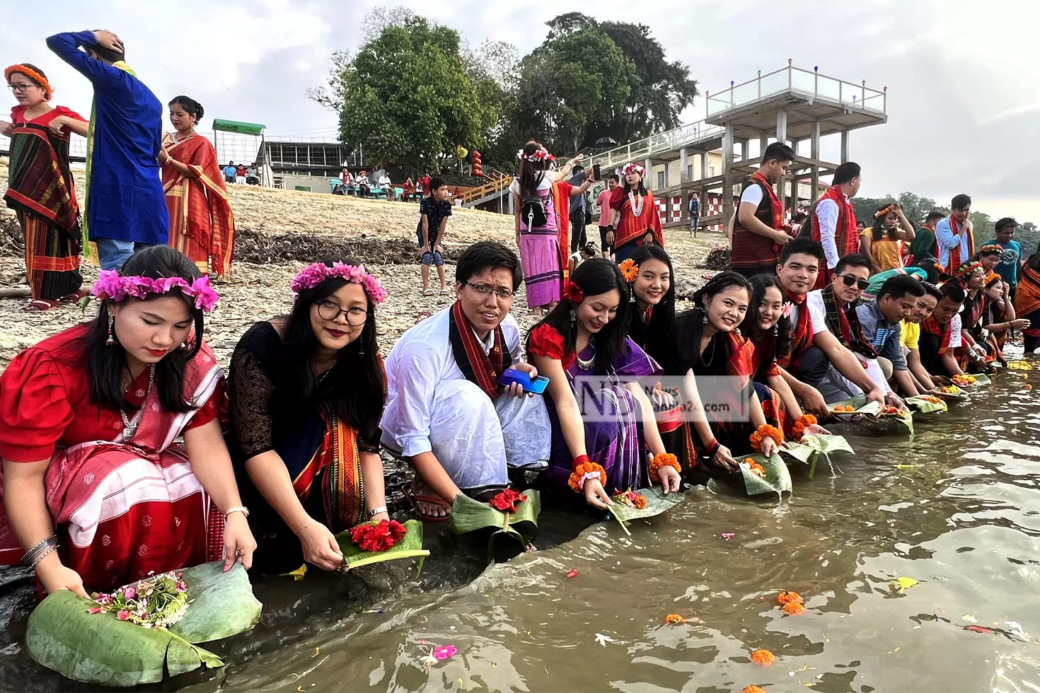 নতুন বছরকে স্বাগত জানাতে বিজুর উৎসবে ঢল