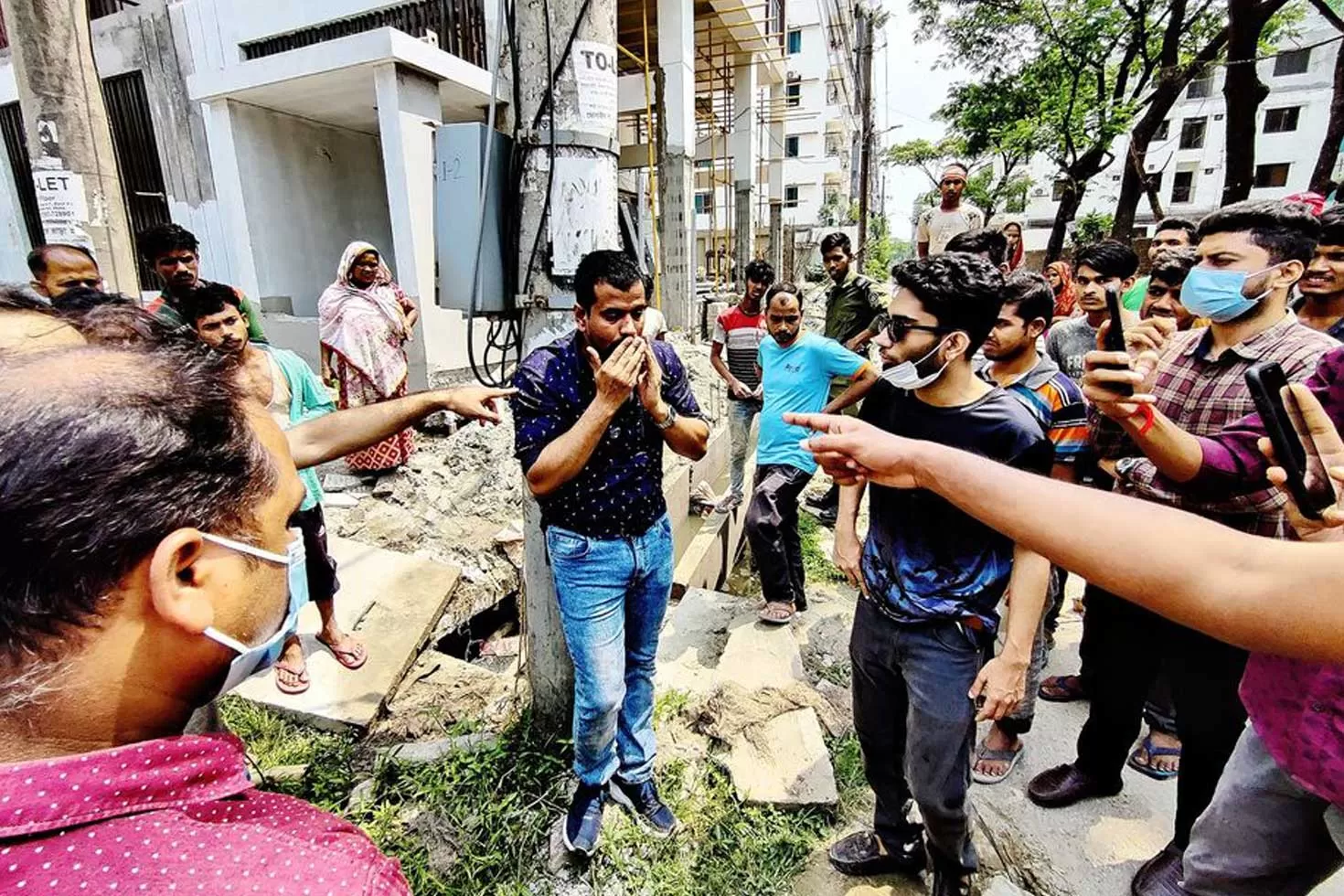 জাবি শিক্ষককে কফিশপে ডেকে এনএসইউ শিক্ষার্থীদের মারধর