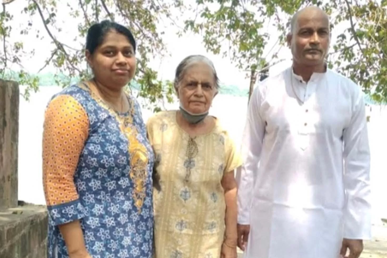 হিন্দু বাবার শ্রাদ্ধ অনুষ্ঠান করলেন মুসলিম ছেলে