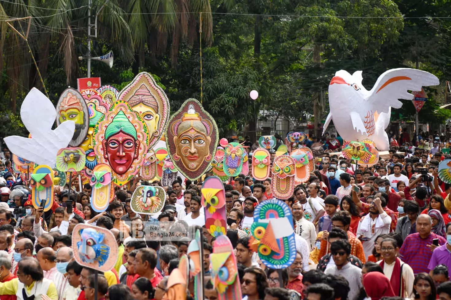 মহামারির অস্তাচলে মঙ্গলের বারতা