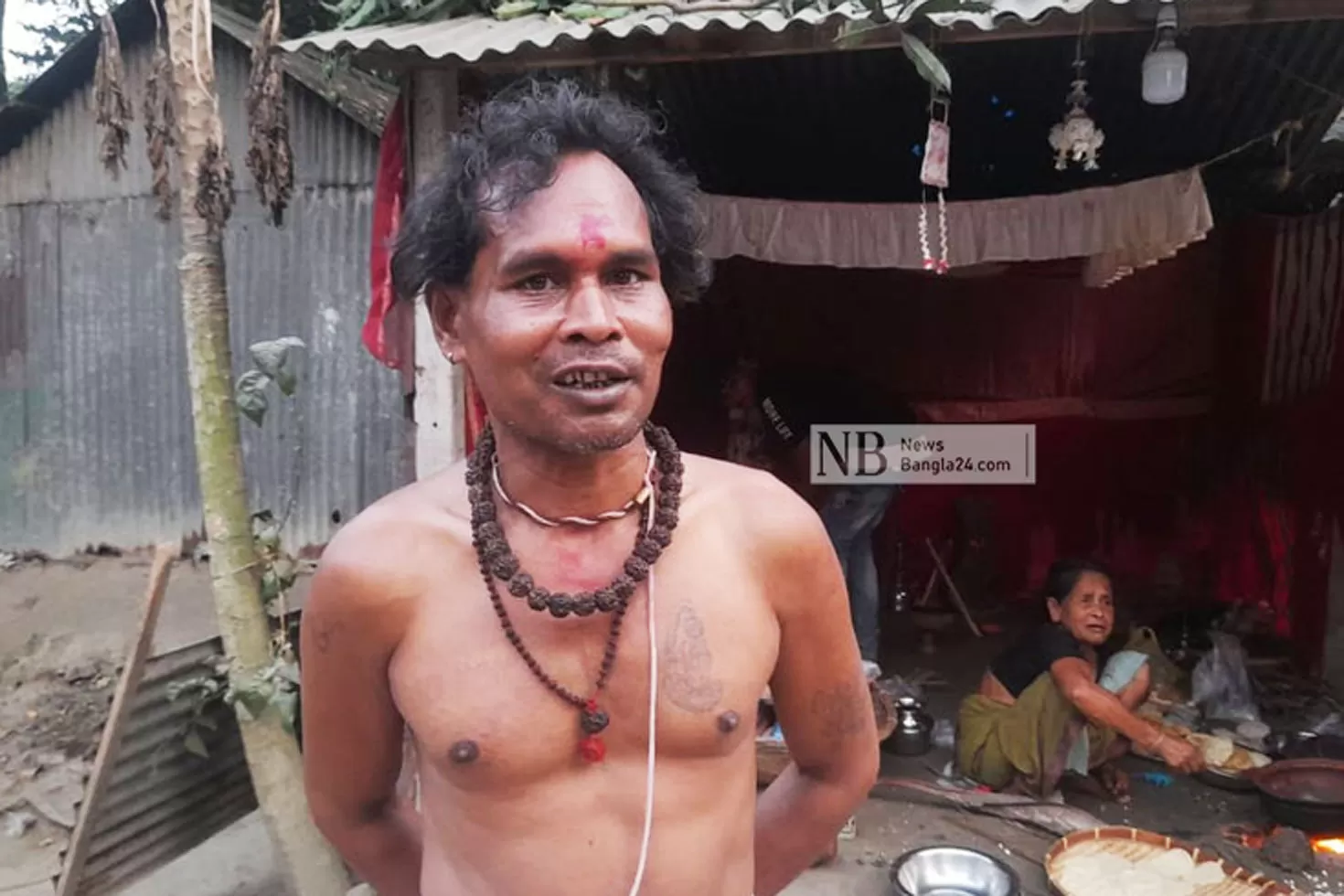 পিঠে বড়শি গেঁথে ৪ দশকের প্রার্থনা