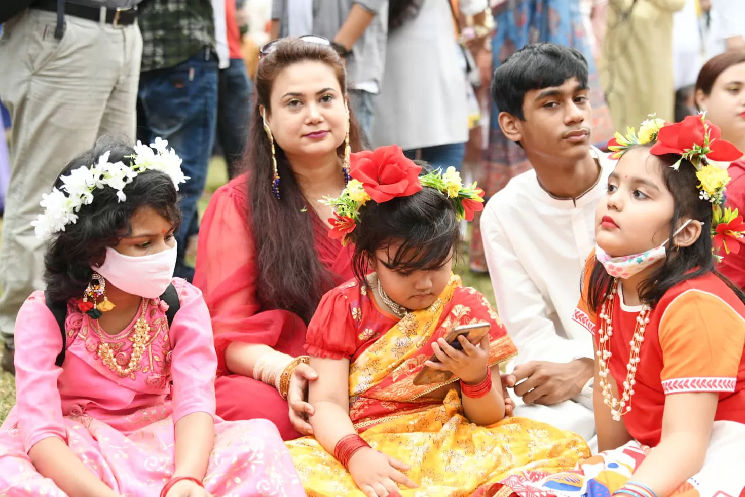নূতনের কেতন উড়িয়ে এলো বৈশাখ
