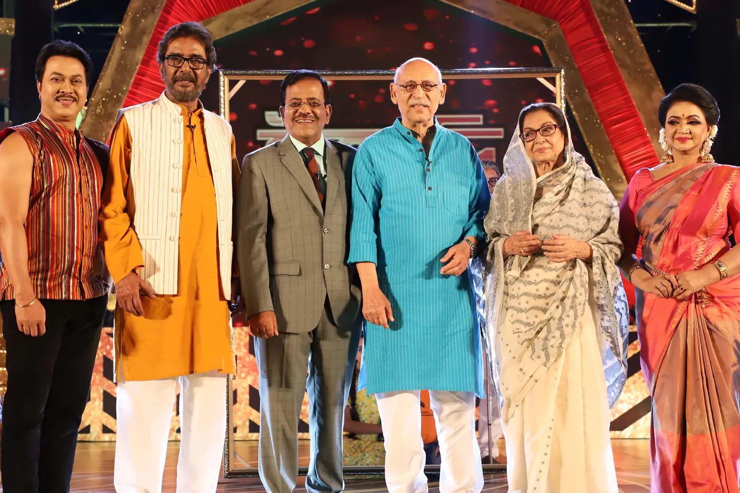 পারিবারিক-বন্ধন-নিয়ে-শিবলী-নিপার-পরিবেশনা