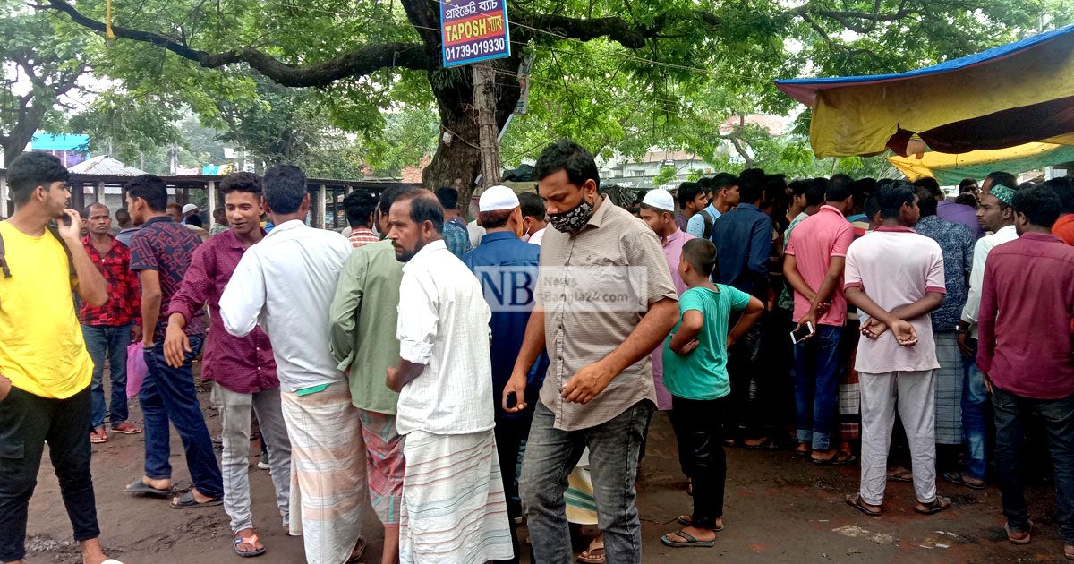 মরা গরুর মাংস বিক্রির অভিযোগে ভাতিজাকে মারধর