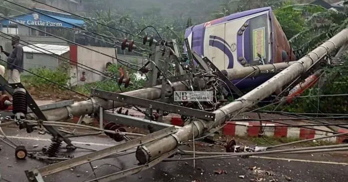 নিয়ন্ত্রণ হারিয়ে বাস খাদে, পথচারী নিহত 