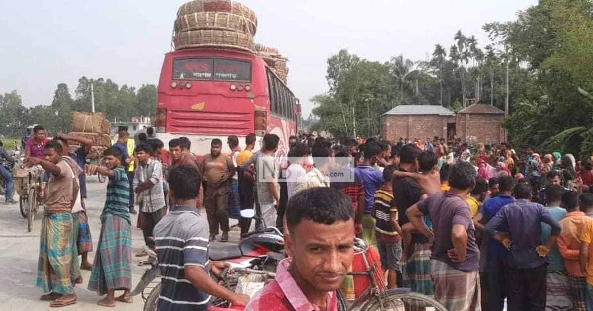 বাসচাপায় অটোরিকশার চালকসহ নিহত ৩