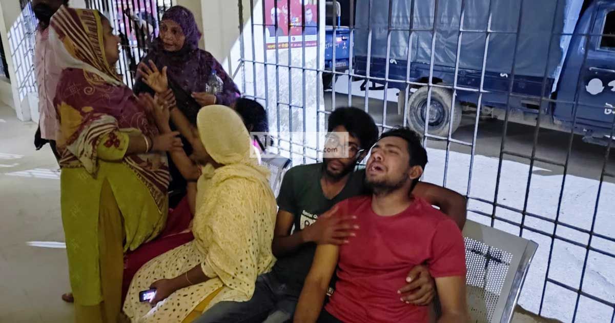 পোশাকশ্রমিককে ছুরিকাঘাতে হত্যা