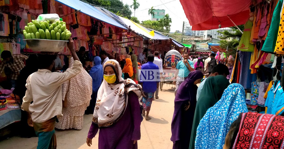 ঈদের কেনাকাটায় জমজমাট বাজার