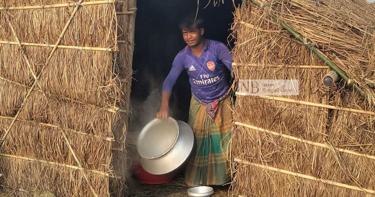 ধান কাটার ধুম: ‘হাওরেই খাইদাই ঘুমাই’