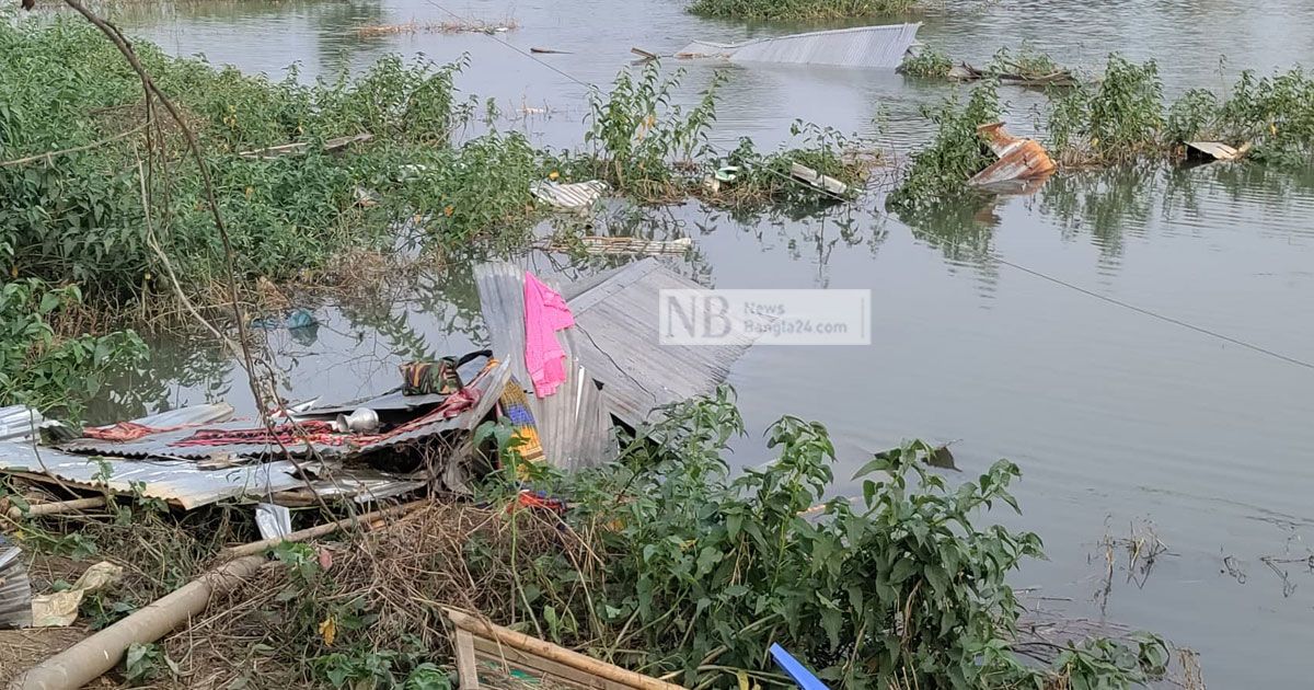 ধান নিয়েছে ঢলে, ঘর নিয়েছে ঝড়ে