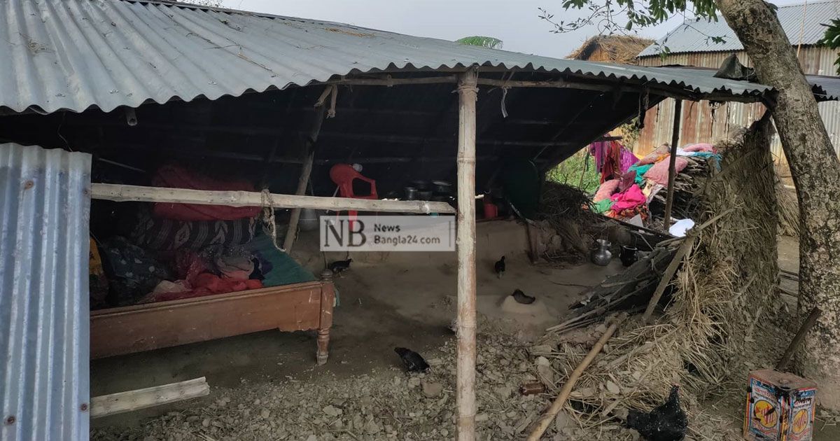 ধান নিয়েছে ঢলে, ঘর নিয়েছে ঝড়ে