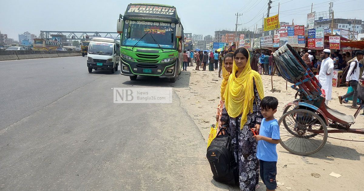 গরমে অস্বস্তি, সড়কে স্বস্তি