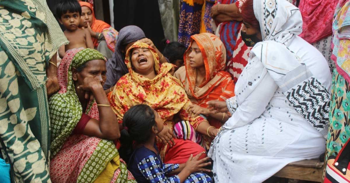 ২ ছেলেকে নিয়ে ঈদের কেনাকাটা হলো না জালালের
