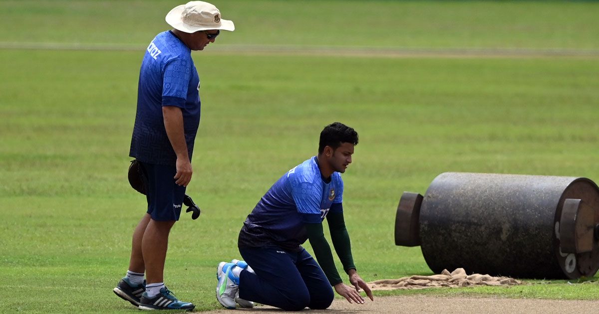 গ্রাউন্ডসম্যানদের মে দিবসের শুভেচ্ছা জানালেন সাকিব