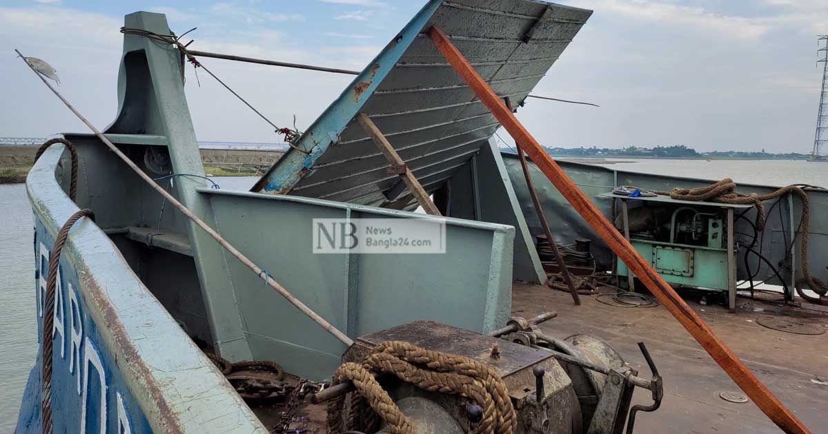 ঝড়ের কবলে ক্ষতিগ্রস্ত ফেরি ৩ ঘণ্টা পর উদ্ধার