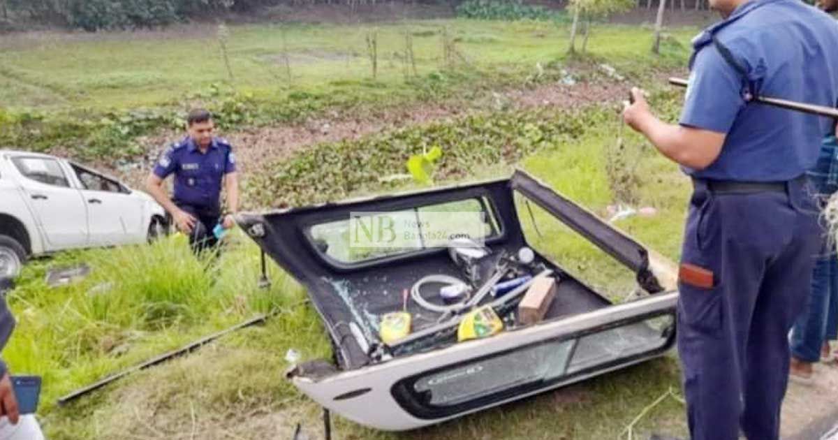 চাকা ফেটে পেট্রোবাংলার পিকআপ খাদে, কর্মকর্তা নিহত