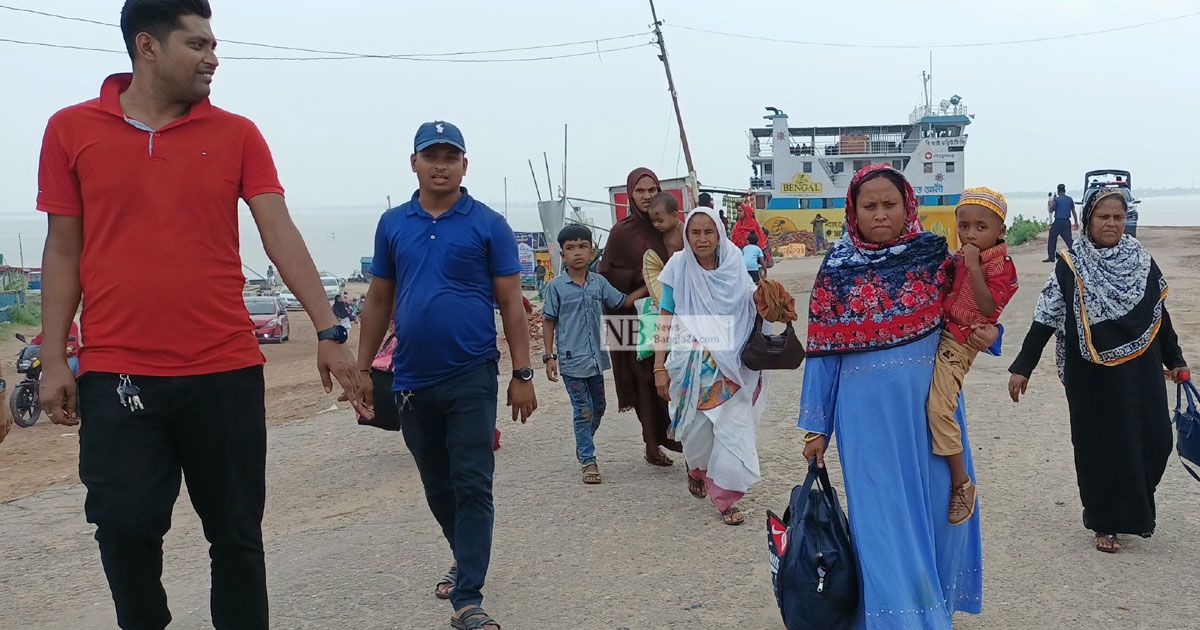 পাটুরিয়ায় ঈদফেরত যাত্রীদের ভোগান্তি