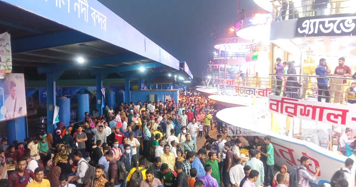 তড়িঘড়ি বরিশাল ছেড়েছে ১২ বিলাসবহুল লঞ্চ