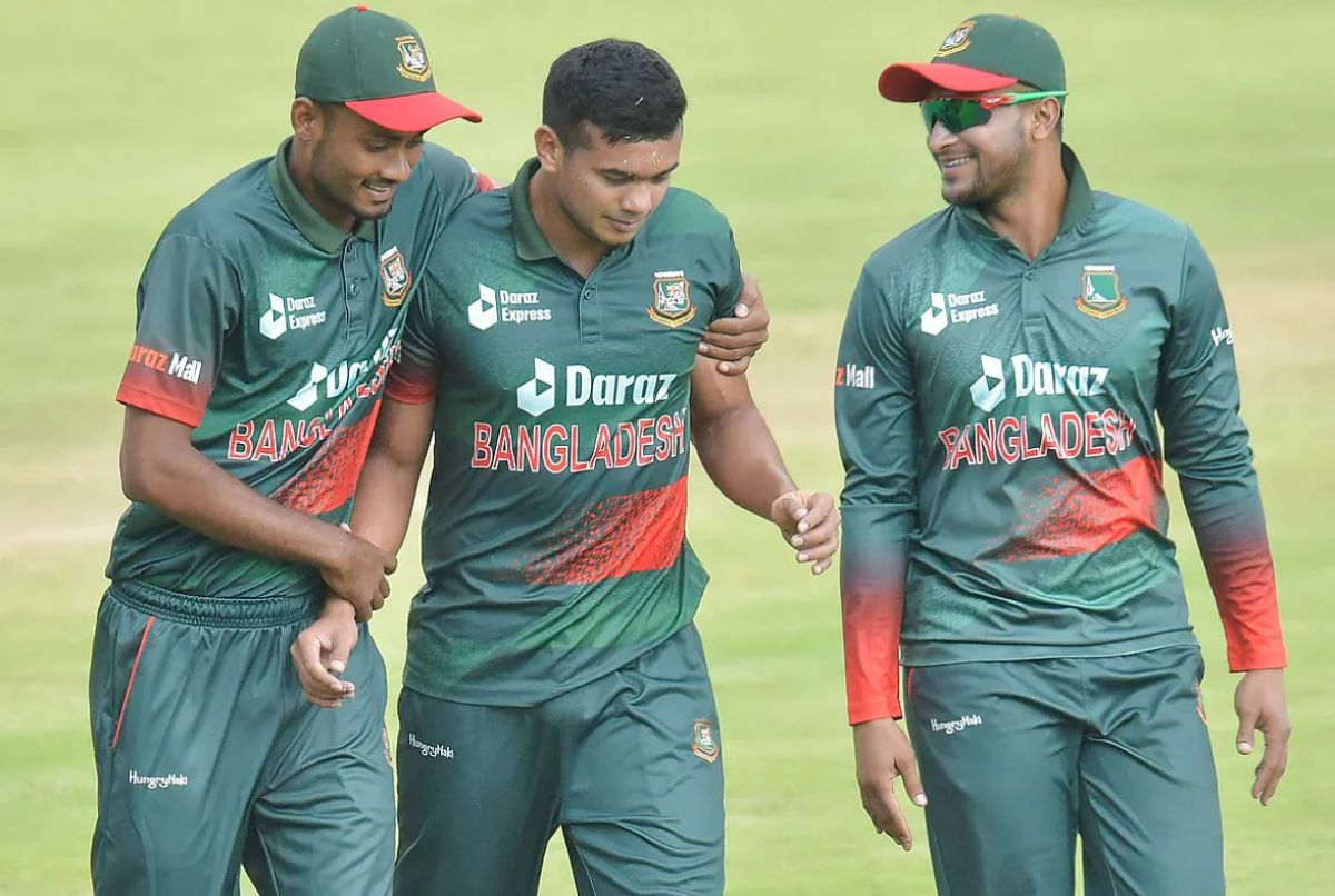 চিকিৎসার জন্য ইংল্যান্ড গেলেন তাসকিন