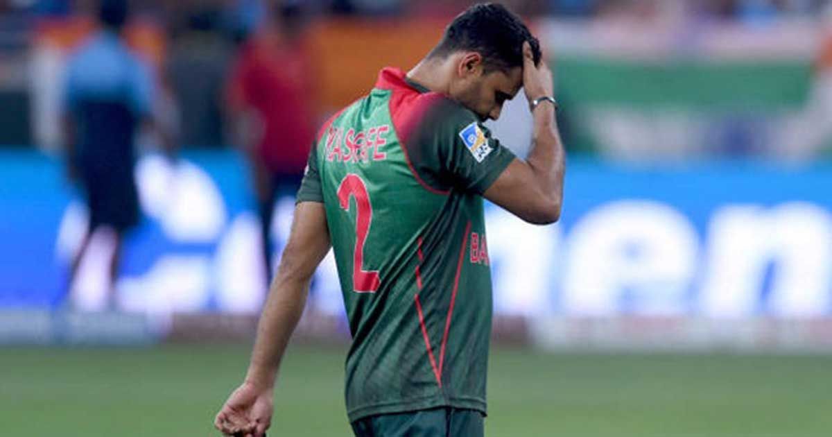 কাচে পা কাটল মাশরাফির, ২৭ সেলাই