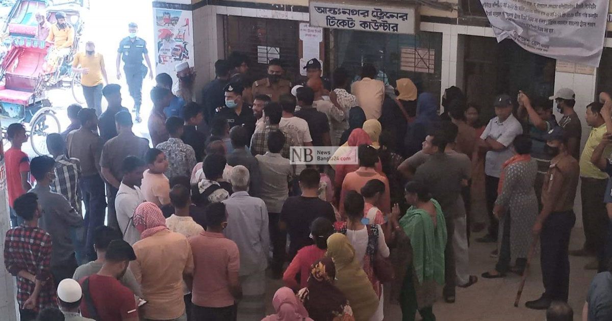 রংপুরে বাস-ট্রেনের টিকিট ‘কালোবাজারে’