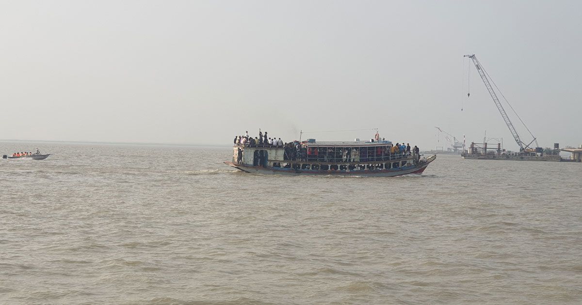 শিমুলিয়া-বাংলাবাজার-মাঝিরকান্দি রুটে ফেরি চলাচল বন্ধ