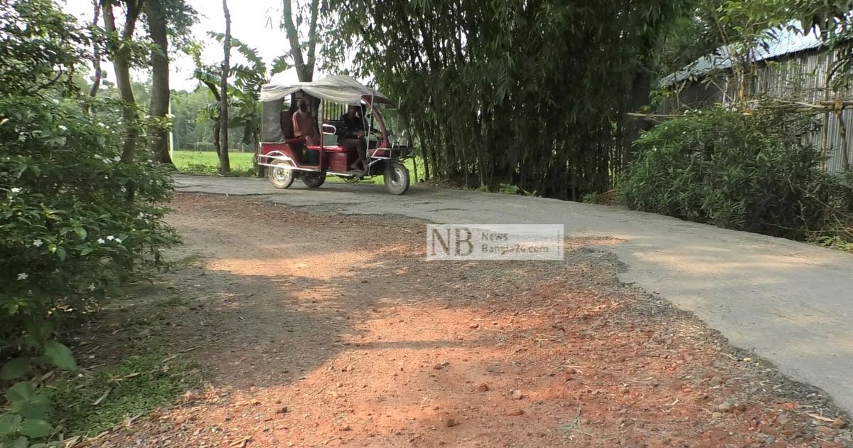 ১২ কিলোমিটারে ৭২ বাঁক, চলাচলে ভোগান্তি