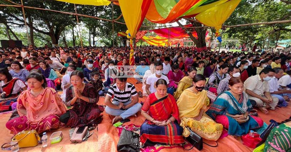 বুদ্ধপূর্ণিমা উদযাপনে রাজবন বিহারে পুণ্যার্থীদের সমাগম