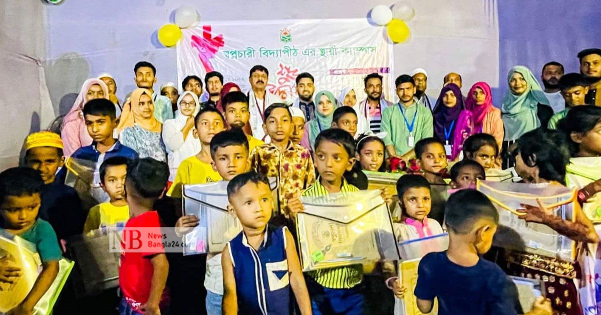 যে বিদ্যাপীঠে ‘স্বপ্নচারী’ সৈকতশিশুরা