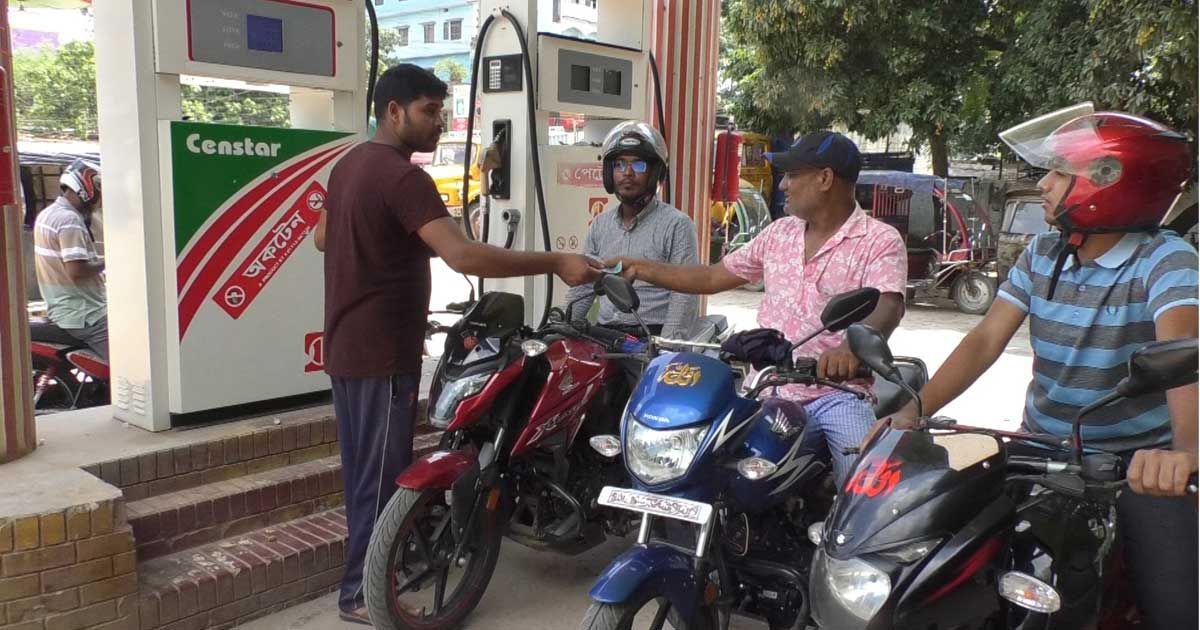 চাঁপাইনবাবগঞ্জে-হঠাৎ-জ্বালানি-তেল-কেনার-হিড়িক