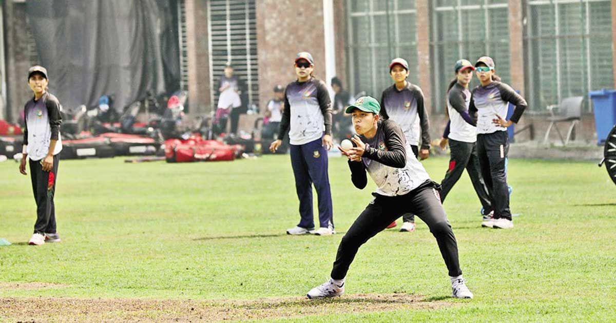 মোহামেডানে সালমা-রুমানা, আবাহনীতে জাহানারা