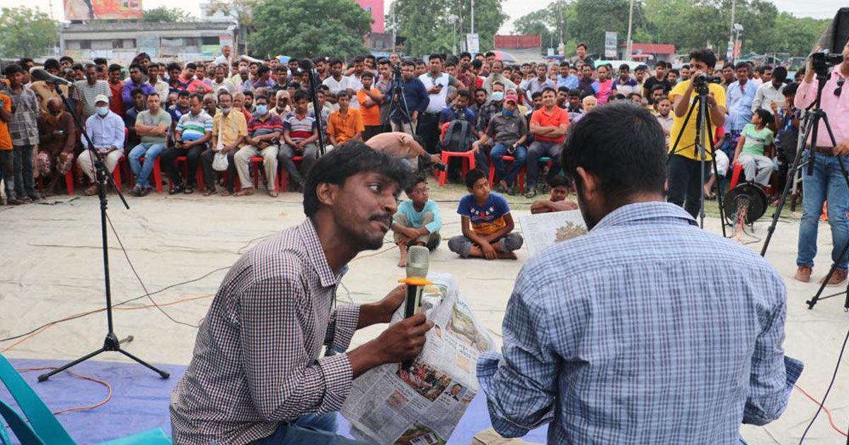 উগ্রবাদ প্রতিরোধে চাঁপাইনবাবগঞ্জে নাটক ‘মুখোশ’