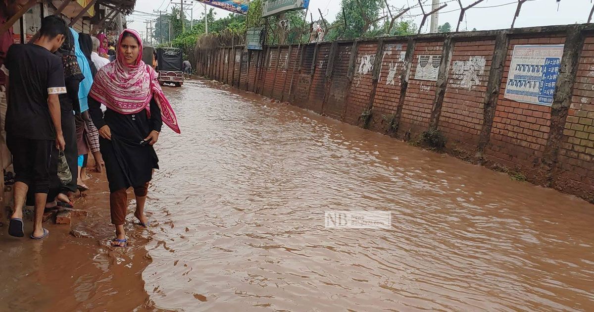 দুই কিলোমিটার সড়কে দুর্ভোগ অর্ধযুগের