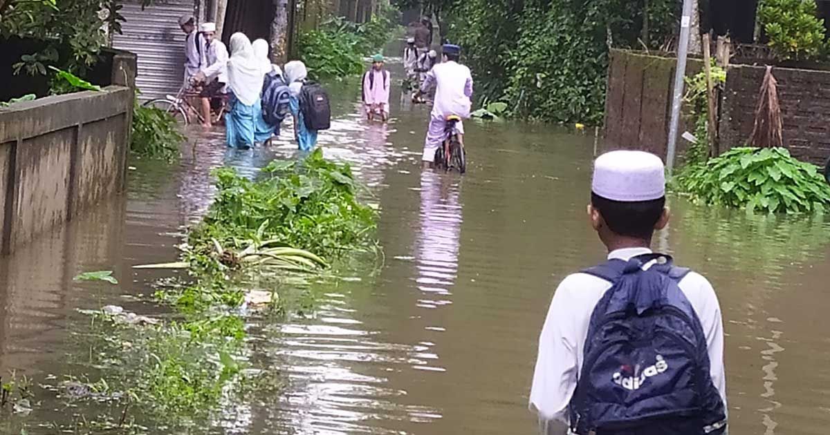 সুরমার পানি কোথাও কমছে, কোথাও বাড়ছে