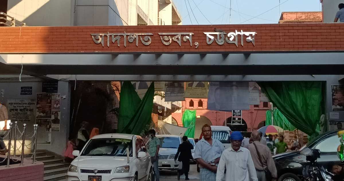স্ত্রীর মামলায় কারাগারে কর কমিশনার