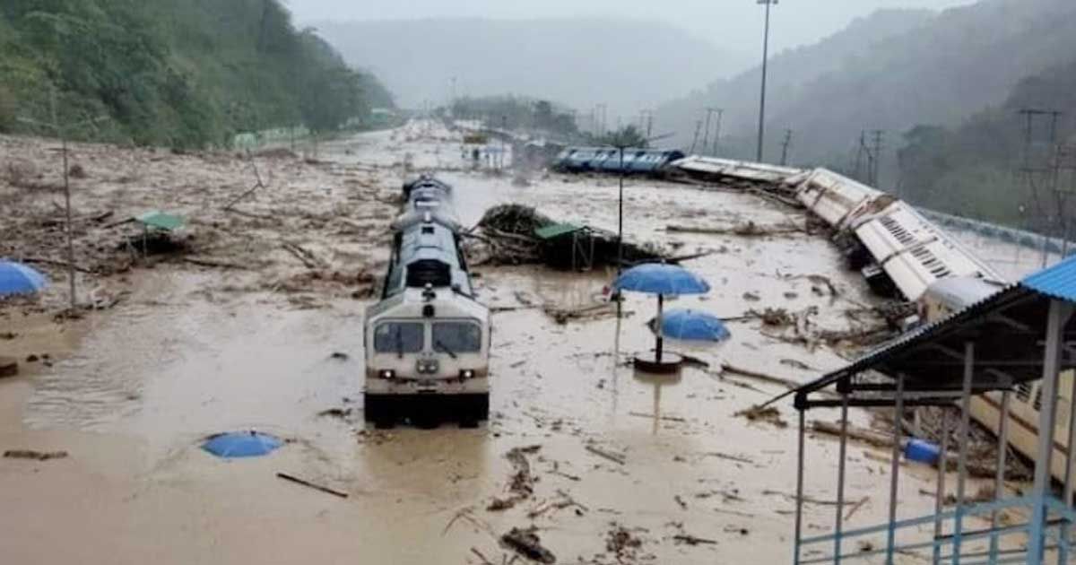 আসামে বন্যা: পানির স্রোতে উল্টে গেল ট্রেনের বগি